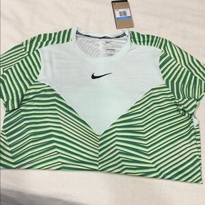 Nike Green and White Chevron T-Shirt